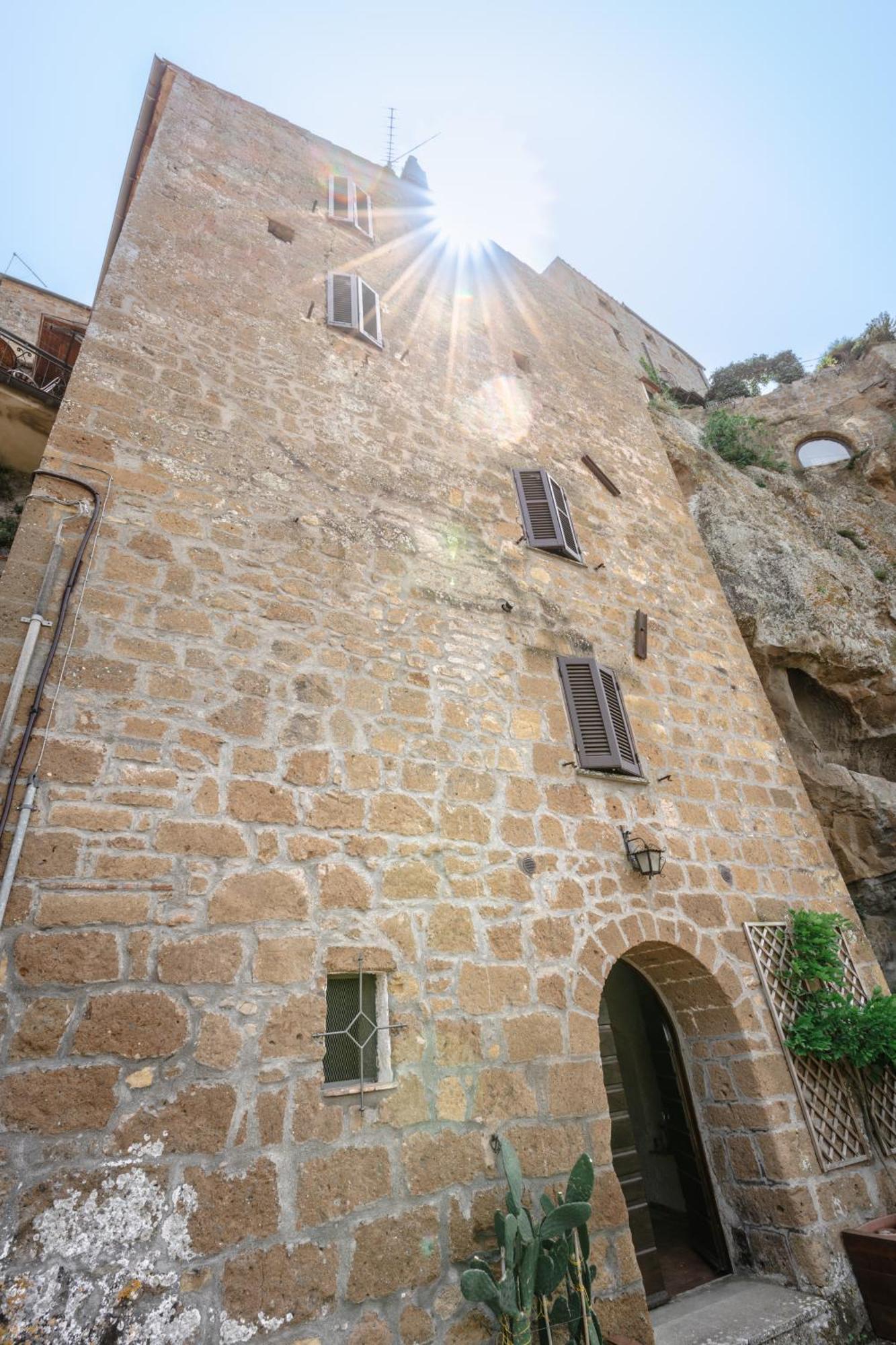 Antica Porta Di Sovana 2.0 Pitigliano Exterior photo